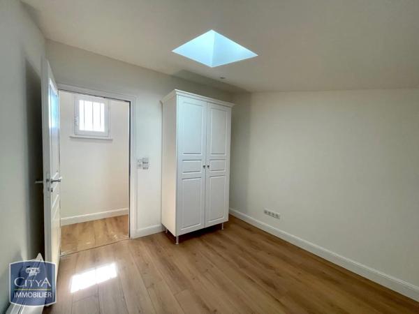 Appartement à louer 3 pièces 64.1m² Narbonne (11100)