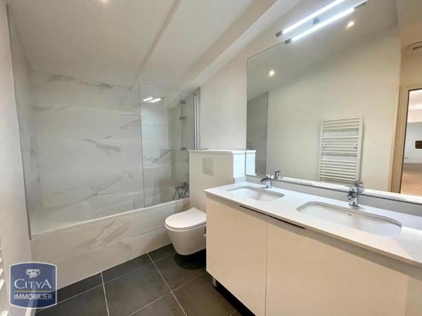 Appartement à louer 3 pièces 64.1m² Narbonne (11100)