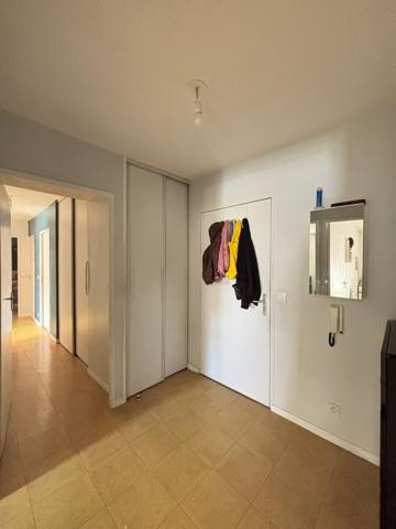 Parking + appartement