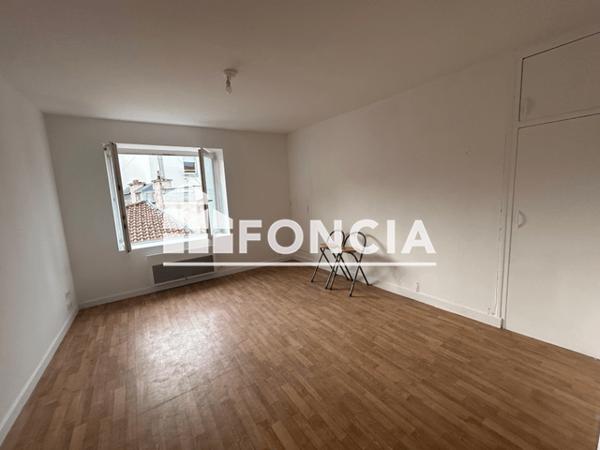 Location Studio 31 m² - 38 RUE DE MALZEVILLE Nancy 54000