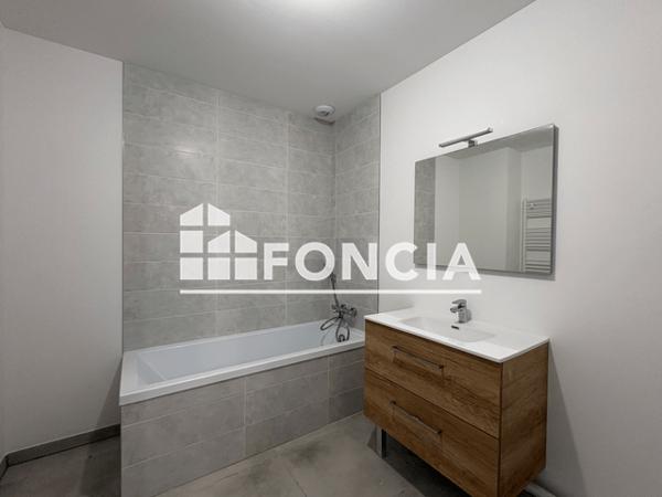 Location Appartement meublé 3 pièces 65.25 m² - 25 RUE STANISLAS DWOJAKOWKI Pont De Claix 38800