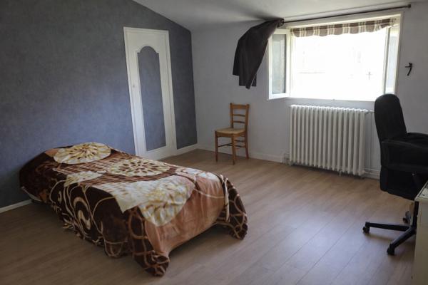 Maison trois chambres proche centre ville Breteuil