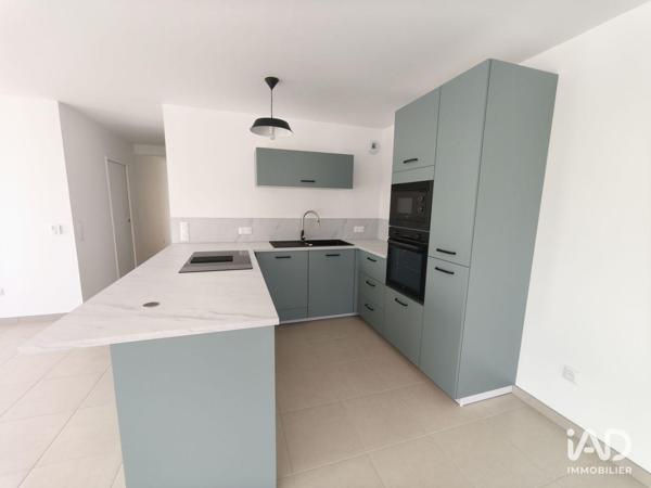 Location appartement 3 pièces 81 m² L'Huisserie