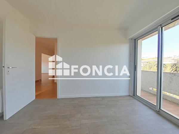 Location Appartement 3 pièces 75.39 m² - 74 ALLEE DES ARTS GRAPHIQUES St Laurent Du Var 06700