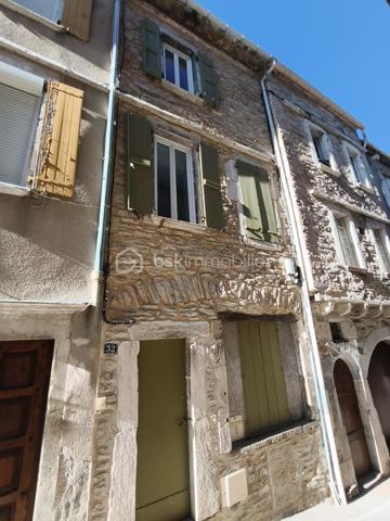 *** EXCLUSIVITE - MAISON DE VILLAGE - 2 CHAMBRES - COUR ***

Située dans un village avec toutes les commodités, au cœur d’un quartier calme, venez découvrir cette charmante maison de village sur 4 niveaux, lumineuse et traversante.

Au rez-de-chaussée, vous trouverez une pièce d'environ 24m² avec cheminée, un WC, un petit cellier ainsi qu’un accès à une petite cour disposant d’une source.

Au premier étage, la maison offre une pièce de vie conviviale avec coin cuisine d'environ 25m²

Au niveau supérieur, un hall d'environ 2.80m² qui dessert une chambre d'environ 13.60m², une salle d’eau d'environ 3.10m² ainsi qu’un WC séparé d'environ 1.20m²

Enfin, le dernier étage accueille une seconde chambre d'environ 15m²

Côté prestations :

- Façade en pierre pleine de charme
- Double vitrage
- Chauffage électrique
- Toiture révisée
- Maison rénovée

Un bien idéal pour un premier achat, un pied-à-terre ou un investissement locatif.

À visiter sans tarder ! N'hésitez pas nous contacter.