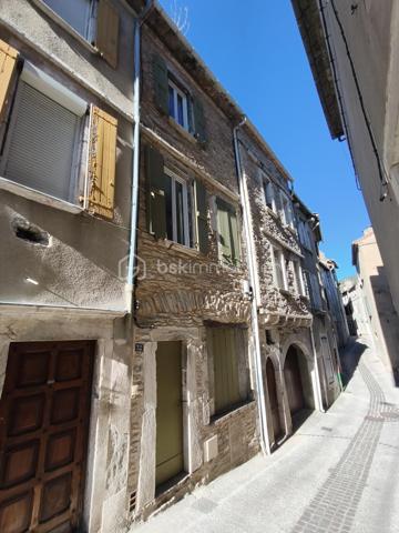 *** EXCLUSIVITE - MAISON DE VILLAGE - 2 CHAMBRES - COUR ***

Située dans un village avec toutes les commodités, au cœur d’un quartier calme, venez découvrir cette charmante maison de village sur 4 niveaux, lumineuse et traversante.

Au rez-de-chaussée, vous trouverez une pièce d'environ 24m² avec cheminée, un WC, un petit cellier ainsi qu’un accès à une petite cour disposant d’une source.

Au premier étage, la maison offre une pièce de vie conviviale avec coin cuisine d'environ 25m²

Au niveau supérieur, un hall d'environ 2.80m² qui dessert une chambre d'environ 13.60m², une salle d’eau d'environ 3.10m² ainsi qu’un WC séparé d'environ 1.20m²

Enfin, le dernier étage accueille une seconde chambre d'environ 15m²

Côté prestations :

- Façade en pierre pleine de charme
- Double vitrage
- Chauffage électrique
- Toiture révisée
- Maison rénovée

Un bien idéal pour un premier achat, un pied-à-terre ou un investissement locatif.

À visiter sans tarder ! N'hésitez pas nous contacter.