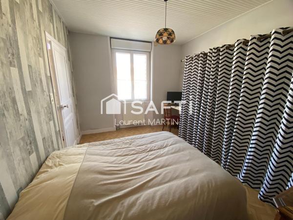 Maison de Centre Ville avec Garage et Jardin