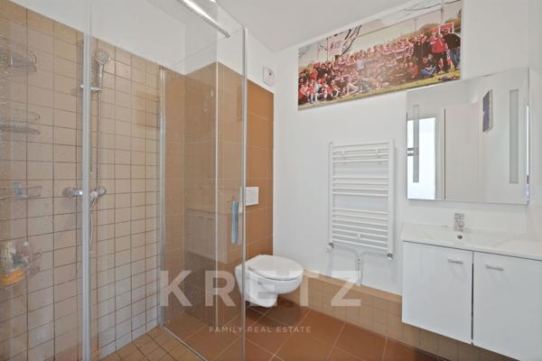 Appartement traversant au 4ème étage avec vue sur jardin arboré