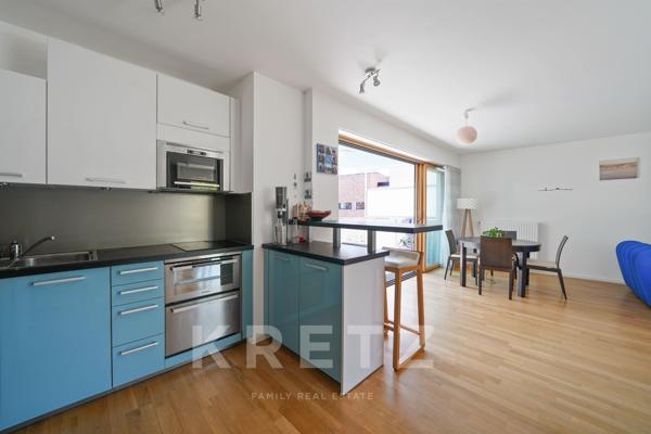 Appartement traversant au 4ème étage avec vue sur jardin arboré