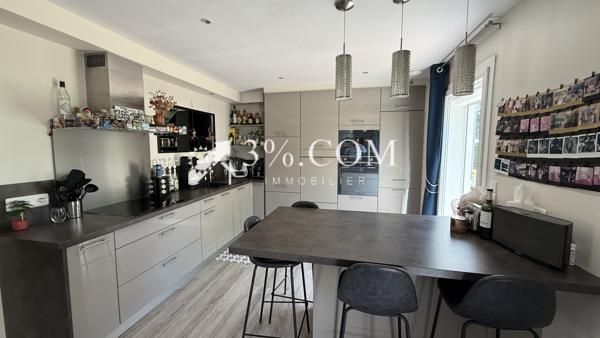 Maison
                                                                                                                                                                                                                                                                                                                        7 pièce(s)                                                                                                                                                                                                          5 chambre(s)                                                                                                                                                                                                          150  m²