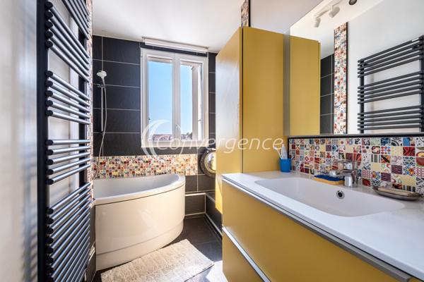 Appartement
                                                                                                                                                                                                                                                                                                                        3 pièce(s)                                                                                                                                                                                                          2 chambre(s)                                                                                                                                                                                                          65.33  m²