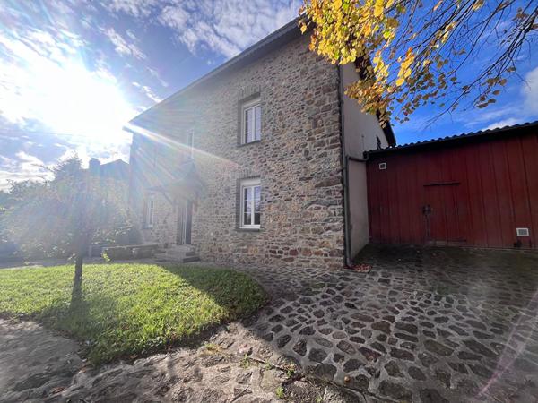 Maison - Le Genest Saint Isle - en pierres