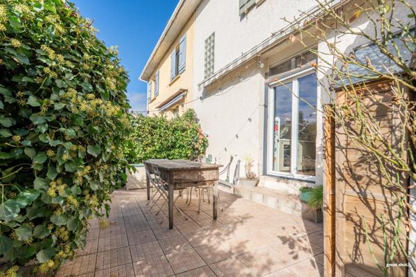 Maison entièrement rénovée, Aucamville centre – Luminosité, confort et intimité à deux pas du centre