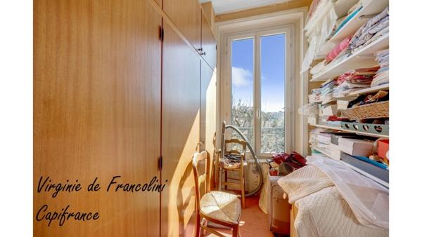 A vendre-Meulière-Centre-Ville-7 pièces-Parcelle de 500 m²-garages-Sous-sol-11 mn à pied RER E-6mn en voiture RER A