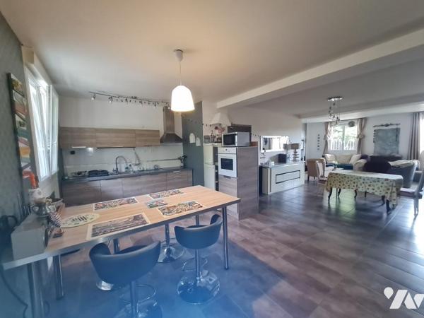 Spacieuse maison familliale à proximité des écoles et des commerces