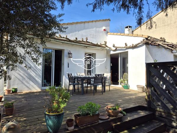 Nimes Ouest - Charmante maison 5 pièces de plain-pied, garage, jardin