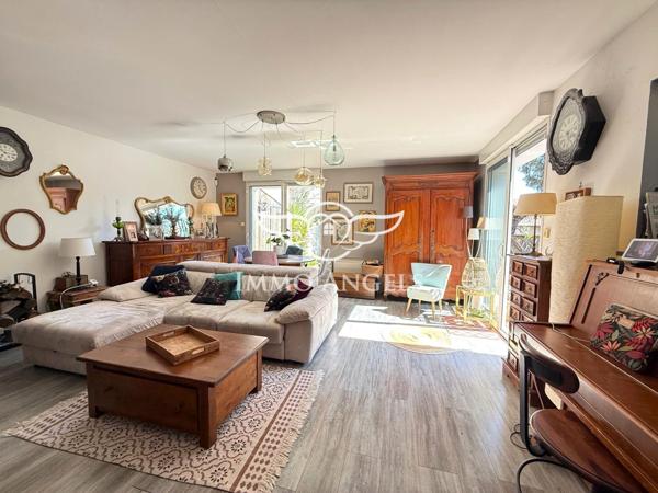 Nimes Ouest - Charmante maison 5 pièces de plain-pied, garage, jardin