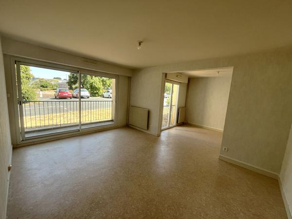 Segré – appartement avec balcon et cave