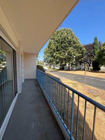 Segré – appartement avec balcon et cave