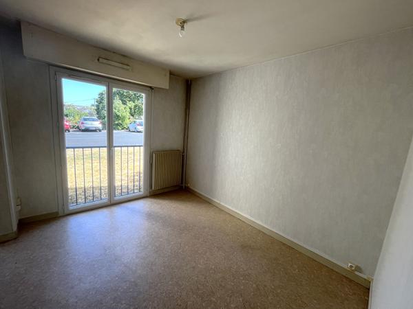 Segré – appartement avec balcon et cave