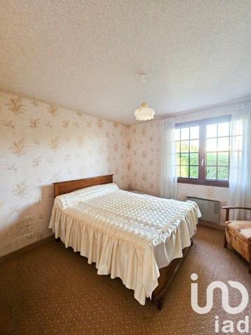 Maison traditionnelle 5 pièces de 122 m² à Freneuse (76410)