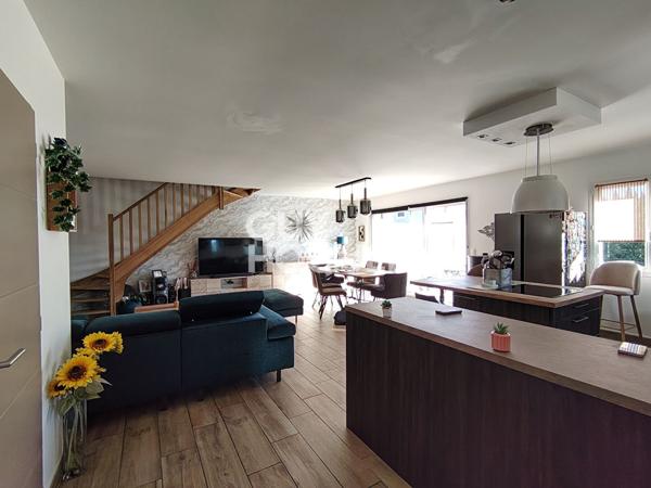 Vedène - Maison R+1 de 115 m² - 4 chambres - Jardin - Stationnement