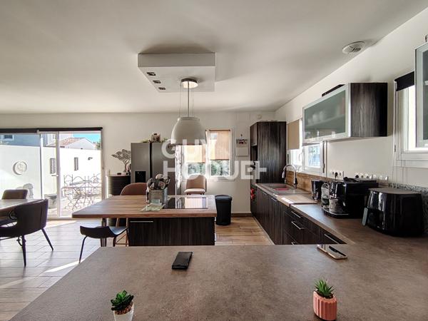 Vedène - Maison R+1 de 115 m² - 4 chambres - Jardin - Stationnement