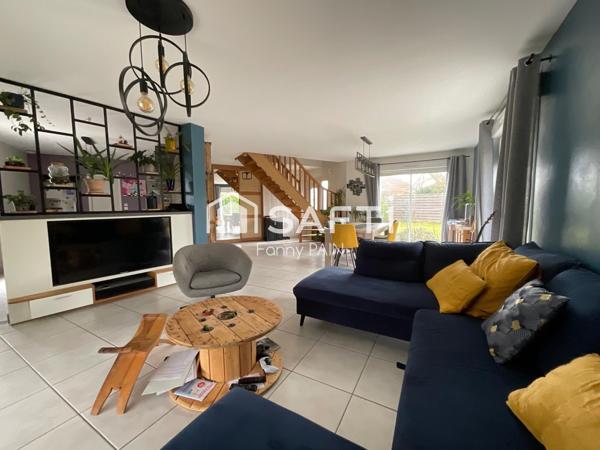 Maison traditionnelle de 2004 – Tout confort – Quartier résidentiel recherché