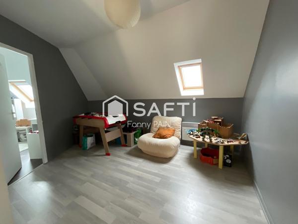 Maison traditionnelle de 2004 – Tout confort – Quartier résidentiel recherché