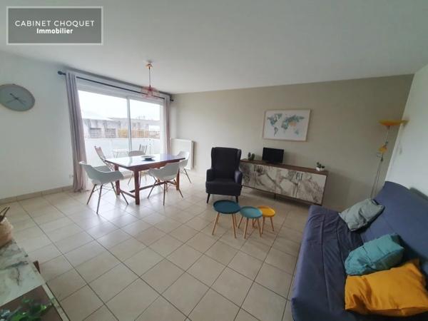 F3 MEUBLE AVEC PARKING ET BALCONS A LOUER - LA MADELEINE LIMITE MARCQ EN BAROEUL - 63 m 2 - 1 095 € charges comprises par mois