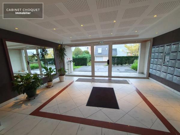 F3 MEUBLE AVEC PARKING ET BALCONS A LOUER - LA MADELEINE LIMITE MARCQ EN BAROEUL - 63 m 2 - 1 095 € charges comprises par mois