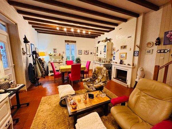 Maison ancienne rénovée à MONTAPAS