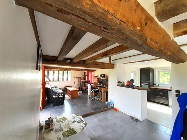 A proximité de BEUZEVILLE, longère entièrement rénovée