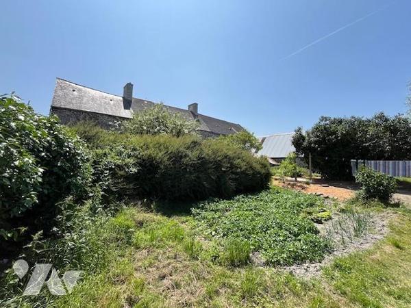 Le Mont Dol : Corps de ferme avec dépendances