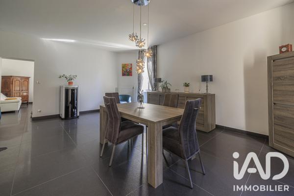 Maison à vendre 5 pièces 147 m² Saint-Seurin-sur-l'Isle