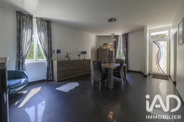 Maison à vendre 5 pièces 147 m² Saint-Seurin-sur-l'Isle