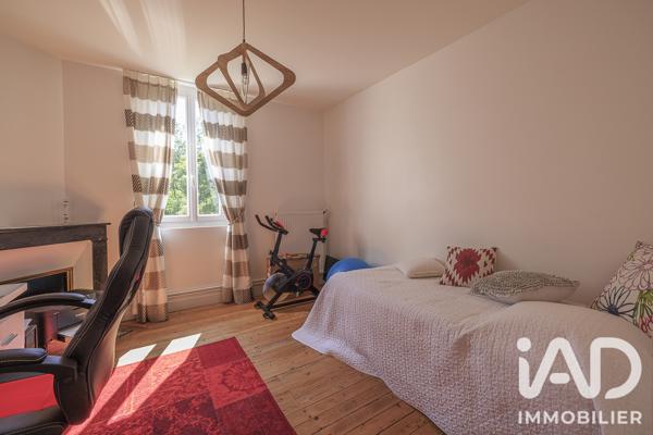 Maison à vendre 5 pièces 147 m² Saint-Seurin-sur-l'Isle