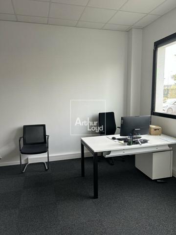 LIEUSAINT BUREAUX REZ DE CHAUSSEE A LOUER
