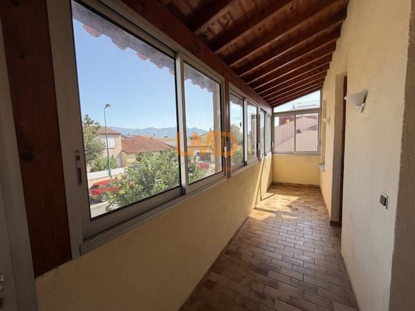 Maison de ville 100 m2 T4 avec cour et garage