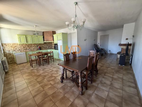 Maison de ville 100 m2 T4 avec cour et garage
