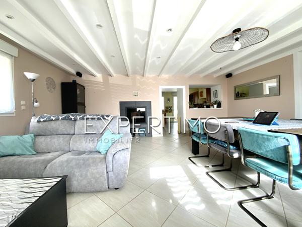 Sainte-Foy (85150) Maison en pierre T6 de 128 m² - 3 chambres - Terrain de 678 m² entièrement clôturé et ouvert sur la campagne