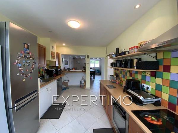 Sainte-Foy (85150) Maison en pierre T6 de 128 m² - 3 chambres - Terrain de 678 m² entièrement clôturé et ouvert sur la campagne