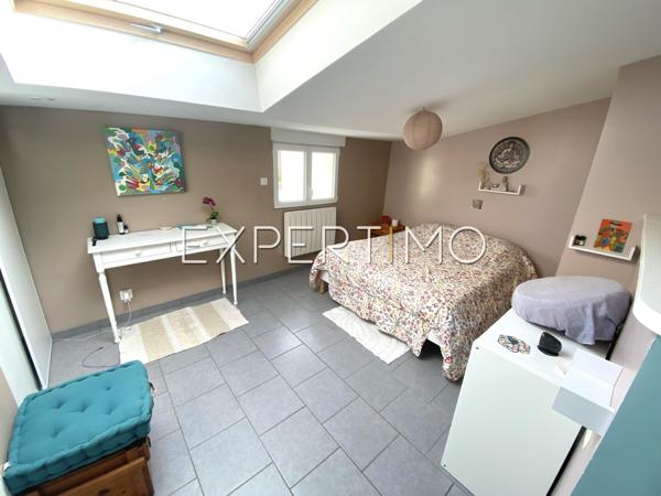 Sainte-Foy (85150) Maison en pierre T6 de 128 m² - 3 chambres - Terrain de 678 m² entièrement clôturé et ouvert sur la campagne