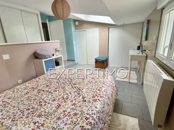 Sainte-Foy (85150) Maison en pierre T6 de 128 m² - 3 chambres - Terrain de 678 m² entièrement clôturé et ouvert sur la campagne
