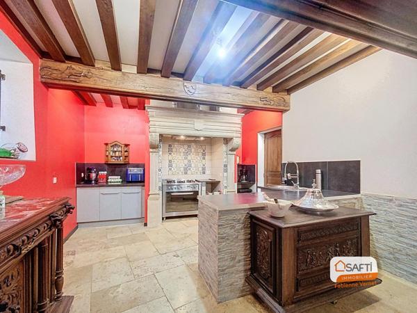 Élégante demeure en pierre fin XIXè