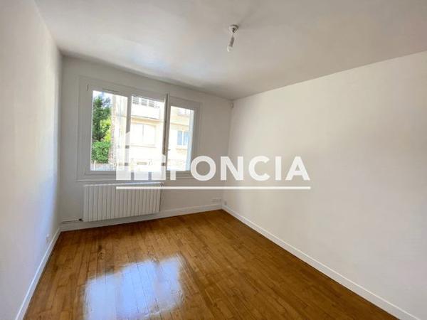 Location Appartement 2 pièces 41.6 m² - 27 RUE DE LA BANQUE Beauvais 60000