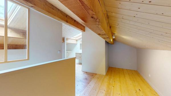 Maison de 65 m² refaite à neuf, prête à vivre.