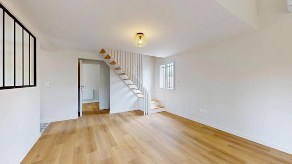 Maison de 65 m² refaite à neuf, prête à vivre.