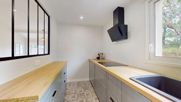 Maison de 65 m² refaite à neuf, prête à vivre.