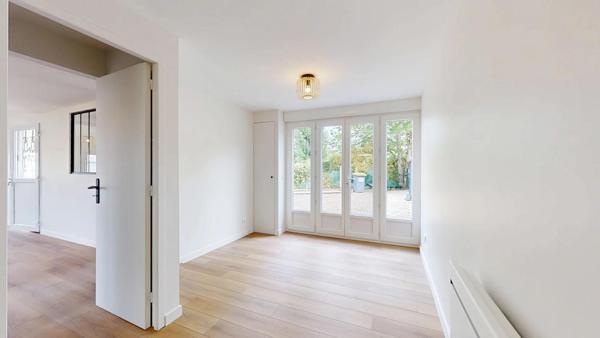 Maison de 65 m² refaite à neuf, prête à vivre.